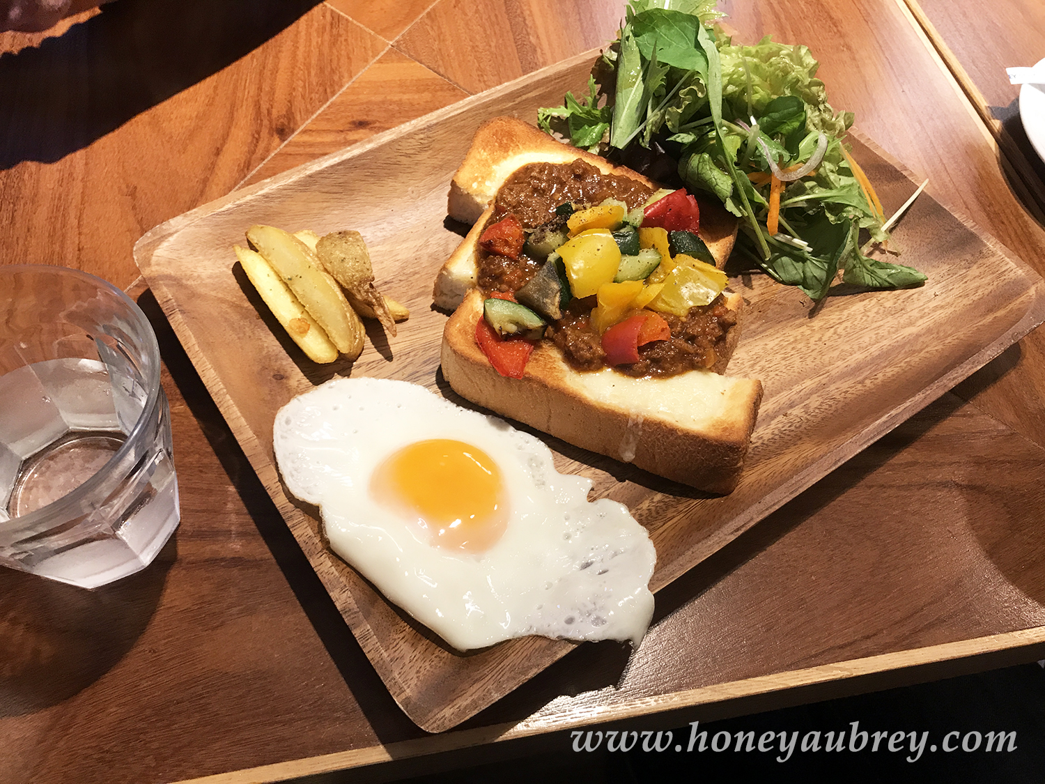 BrothersCafe4_HoneyAubrey